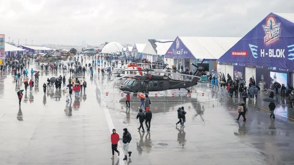 Gençlerden TEKNOFEST'e büyük ilgi: Ülkemizle bir kez daha gurur duyduk