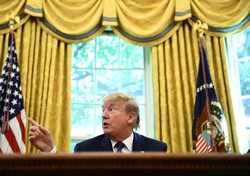 Trump Milli İstihbarat Direktörünü görevden aldı