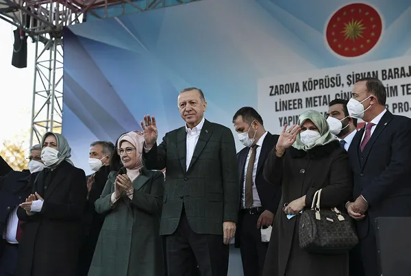 son-dakika-baskan-erdogandan-siirtte-sivil-toplum-bulusmalari-programinda-onemli-aciklamalar-1638629067644.jpg Son dakika: Başkan Erdoğan'dan Siirt'te "Sivil Toplum Buluşmaları" programında önemli açıklamalar - 3