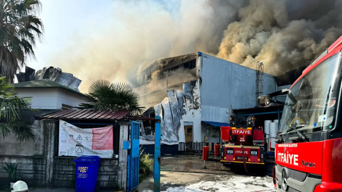 Samsun'da plastik fabrikasında yangın çıktı