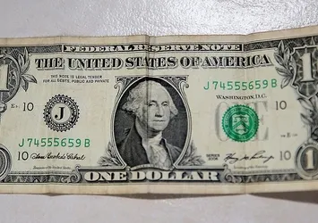 Deniz Harp Okulu'nda üsteğmenin odasında '1 dolar' bulundu