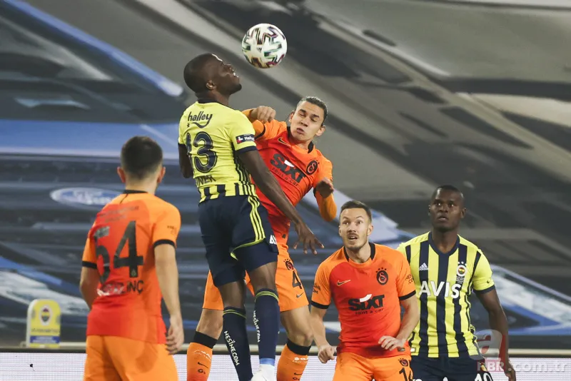 Arda Turan Fenerbahçe-Galatasaray maçı sonrası gözyaşlarına hakim olamadı! İşte o anlar... 6