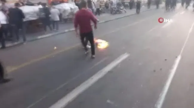 İran'da vatandaşlar Azerbaycan için sokaklara döküldü - 5