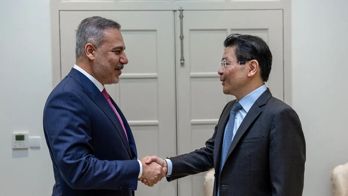 Bakan Fidan'dan Singapur'da diplomasi trafiği