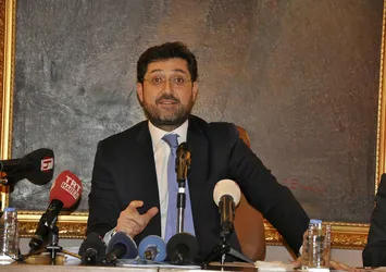 Hazinedar’dan kadrolu vurgun