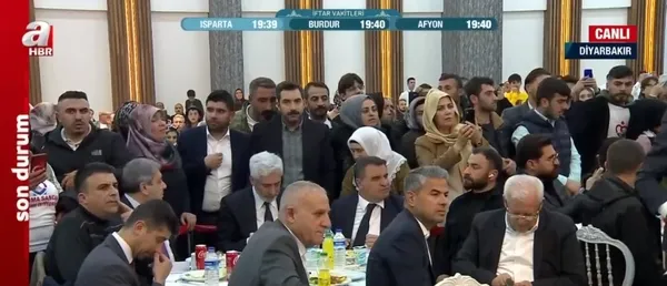 baskan-erdogandan-diyarbakirdaki-iftar-programinda-kritik-aciklamalar-1681492150560.jpg Başkan Erdoğan: Kürt kardeşlerimizi Kürt düşmanı CHP-HDP zihniyetine bırakmayacağız - 1