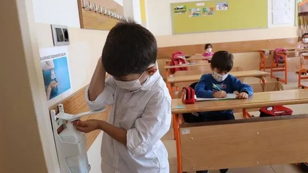 ankara-valiliginden-son-dakika-aciklamasi-yeni-kararlar-aciklandi-yuz-yuze-egitim-devam-edecek-1617117303116.jpg Ankara Valiliğinden son dakika açıklaması! Yeni kararlar açıklandı! Yüz yüze eğitim devam edecek - 9