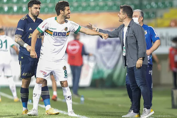alanyaspor-beraberliginin-ardindan-emre-belozoglundan-aciklamalar-1619729511457.jpg Alanyaspor beraberliğinin ardından Emre Belözoğlu'ndan açıklamalar - 2