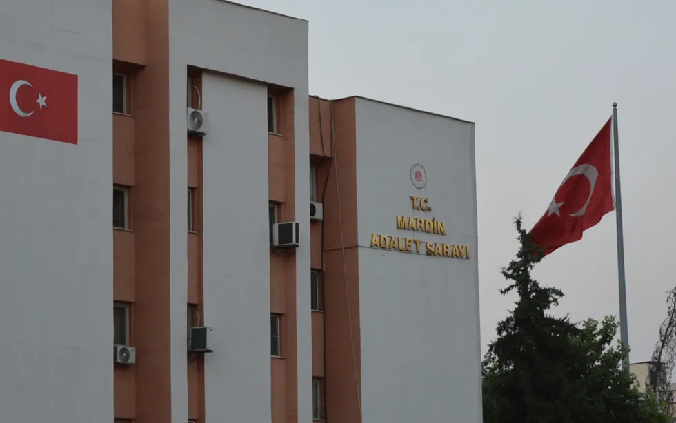 bahis-agina-buyuk-darbe-1790669243340.jpg Mardin merkezli 3 ildeki yasa dışı bahis operasyonunda 30 tutuklama (Foto: DHA)