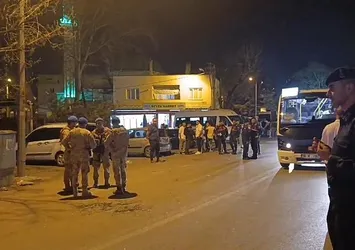 Yol verme tartışmasına mahalleli dahil oldu! Ortalık karıştı