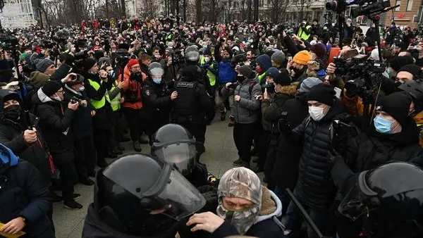 rusyada-son-dakika-gelismesi-muhalif-alexei-navalnye-35-yil-hapis-cezasi-verildi-1612292558877.jpg Rusya'da son dakika gelişmesi! Muhalif Alexei Navalny'e 3,5 yıl hapis cezası verildi! - 4
