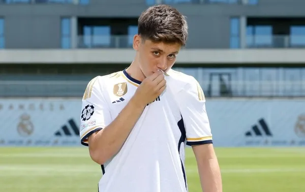 İspanya Süper Kupası Barcelona’yı farklı mağlup eden Real Madrid’in oldu! Arda Güler ilk kupasını kazandı