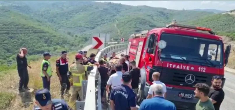 Bursa’da feci kaza! Kamyon uçurumdan yuvarlandı