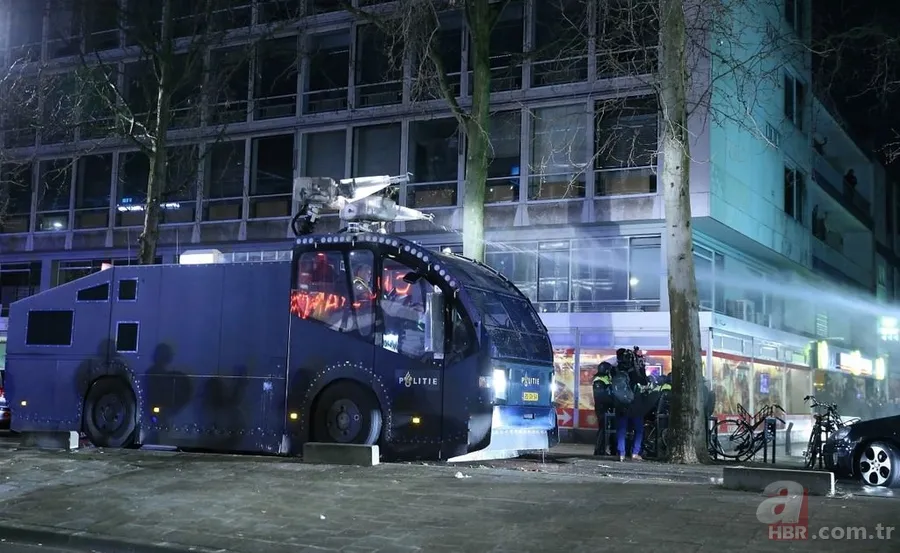 Hollanda'da Türk vatandaşlarına polis köpekleriyle müdahale 19