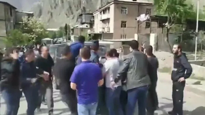Son dakika: Ermenistan Başbakanı Paşinyan’a öfke dinmiyor: Defol, burada işin yok - 1