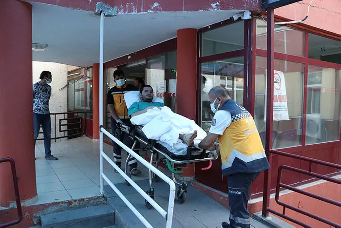 Son dakika: Sağlık Bakanı Fahrettin Koca Kayseri'de silahlı saldırıya uğrayan doktorla görüştü | İşte doktora saldırı anı... - 6