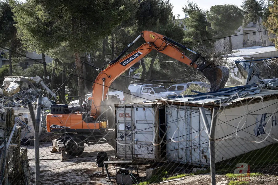 Dünya izledi, İsrail yıktı! İşgal altındaki Kudüs'te UNRWA’ya buldozerli saldırı 2