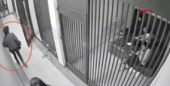 İstanbul Emniyet Müdürlüğü çıplak arama iddiasını görüntülerle yalanladı