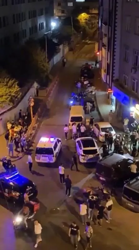 1712827707015.jpeg İstanbul'un göbeğinde korkunç olay! Cipten kurşun yağdı: 1 ölü - 3