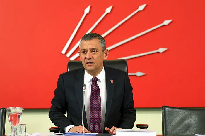 ak-parti-sozcusu-omer-celik-niteliksiz-siyasetin-markasi-ozgur-ozel-oldu-1744624378956.jpg AK Parti Sözcüsü Ömer Çelik: Niteliksiz siyasetin markası Özgür Özel oldu - 1