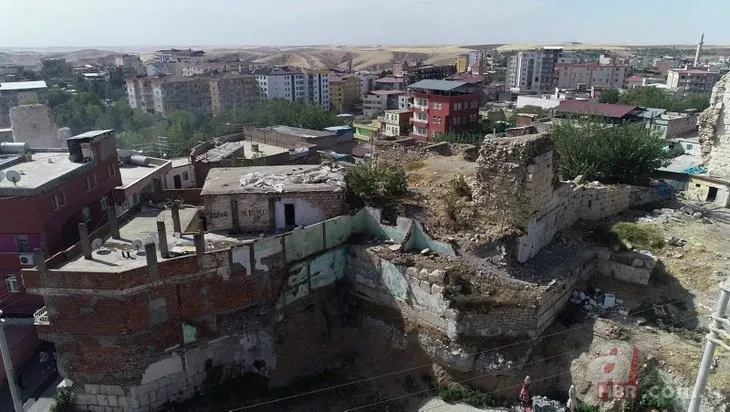 Harzemşah’ın mezarı nerede? Doç. Dr. Bozan’dan flaş açıklama