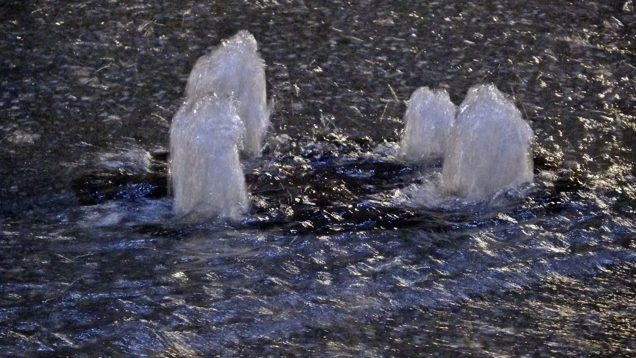 Antalya'da sağanak etkili oldu! Rögarlar taştı yollar göle döndü