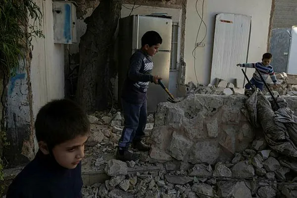 Katil İsrail Batı Şeria’da Filistinlilere saldırdı! Bir kişi hayatını kaybetti