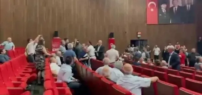 CHP Kocaeli toplantısında gergin anlar! Taraflar birbirine girdi: Seni vururum diyerek saldırdı