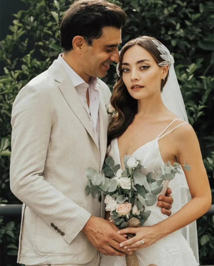 3 yıldır aşk yaşayan Cansel Elçin ile Zeynep Tuğçe Bayat sessiz sedasız evlendi!