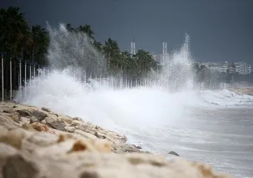 Doğu Akdeniz'de fırtına beklentisi: Meteoroloji'den uyarı geldi