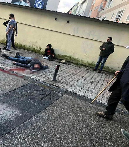 İstanbul’da sokak ortasında dehşet! Önce kurşun yağdırdı sonra kafasına sıktı - 3