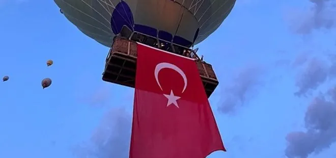 Kapadokya'da 19 Mayıs coşkusu! Türk bayrağı ve Atatürk görselleriyle havalandılar