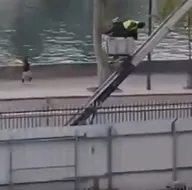 Louvre soyguncularının kaçma anı kamerada!