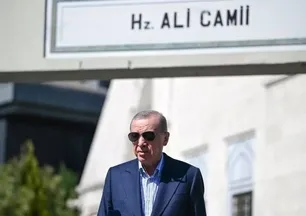 Başkan Erdoğan cuma namazını Hz. Ali Camisi'nde kıldı