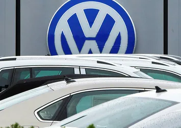 Volkswagen'den şok karar! 3 fabrikasını kapatıyor