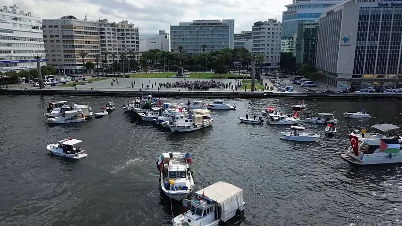 İZMİR’DE TEKNELER GAZZE İÇİN AÇILDI