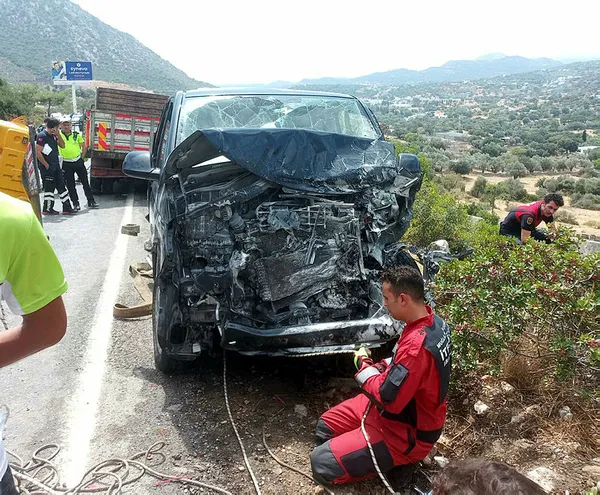 İbrahim Tatlıses tekerlekli sandalye ile konser verdi! Muğla’da yaşadığı kazayı anlattı: Arabanın içindeyken yangın çıktı ve oğlum İdo...