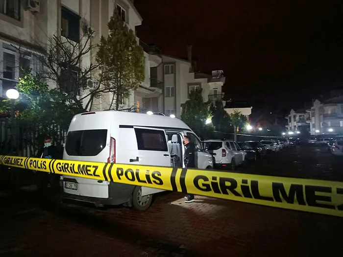 Antalya'daki villada vahşet! Aynı aileden 4 kişi silahla vurulmuş halde ölü bulundu - 1