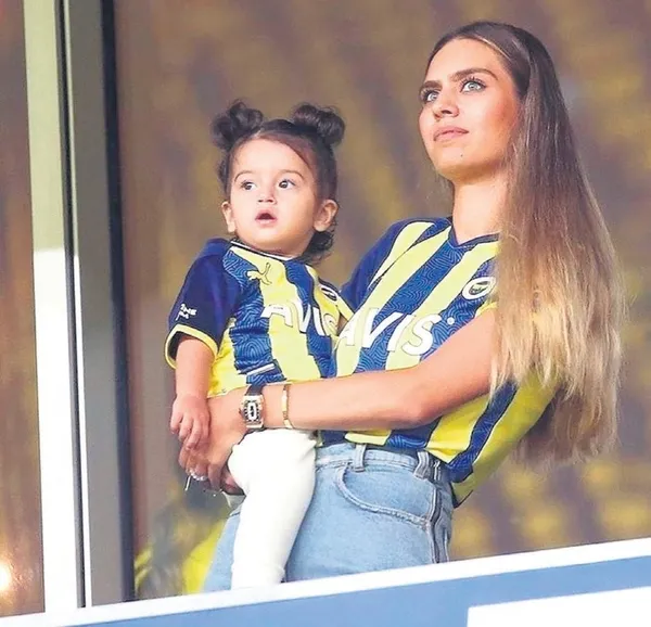 Amine Gülşe’ye Galatasaray taraftarından tepki geldi