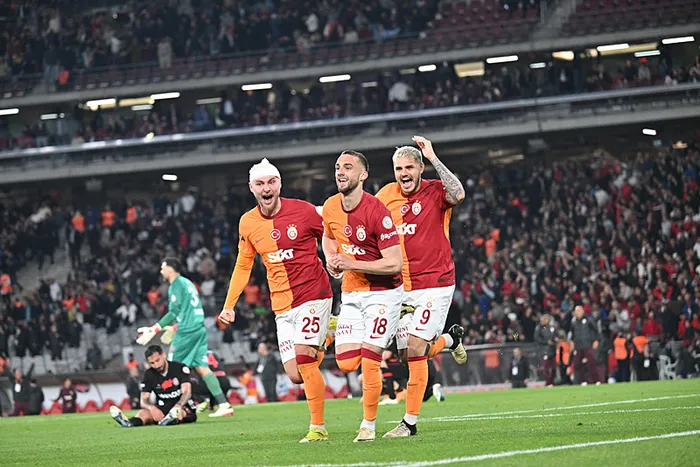 1715616239135.jpg Galatasaray'dan şampiyonluk kupası planı! Fenerbahçe maçında... - 5