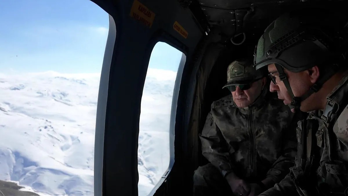 Hudut hattında kritik mesai! Kara Kuvvetleri Komutanı Orgeneral Tokel İran sınırında