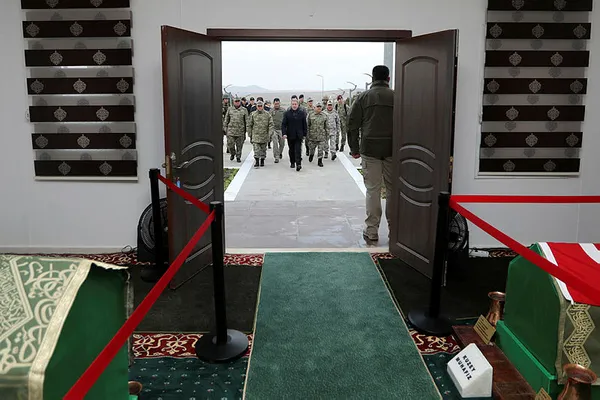 Bakan Hulusi Akar Süleyman Şah Türbesi'nde incelemelerde bulundu - 3