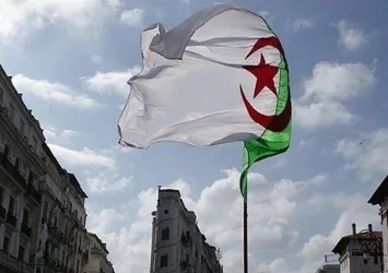 Cezayir'de 5.8 büyüklüğünde korkutan deprem