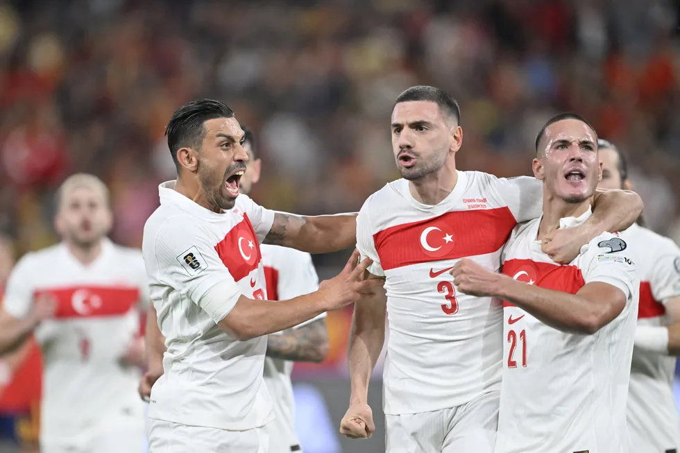 1786292510572.jpg Milli futbolcumuz Deniz Gül’ün evi soyuldu! 250 bin euroluk eşyası çalındı - 2