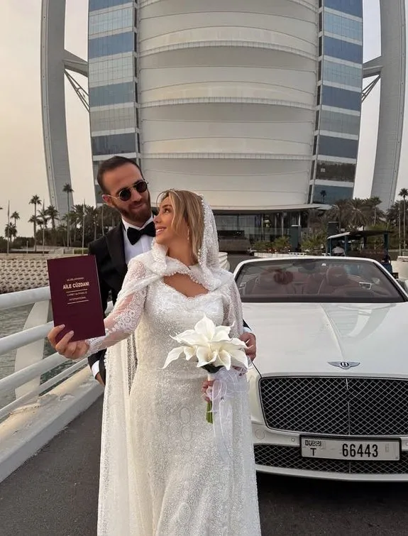 Aleyna Dalveren’in düğününde İbrahim Tatlıses sürprizi! Görüntüler olay oldu! Kilolarca altın...