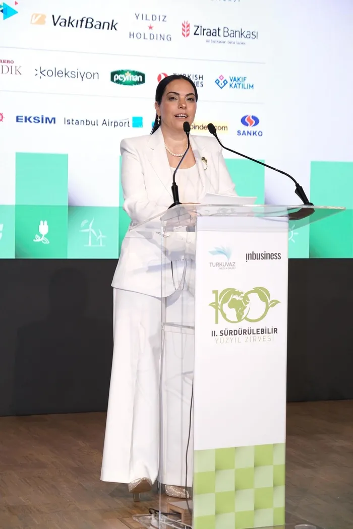 surdurulebilir-donusum-icin-yol-haritasi-is-dunyasi-ve-kamu-temsilcileri-surdurulebilir-yuzyil-zirvesinde-turk-1717758555831.jpeg İş dünyası ve kamu temsilcileri Sürdürülebilir Yüzyıl Zirvesi’nde Turkuvaz Medya'da buluştu: Türkiye 5.5G'ye geçiyor! Bakan Yardımcısı tarih vererek duyurdu - 1