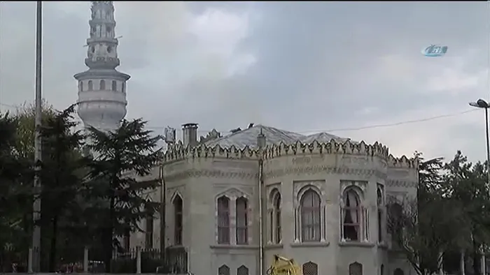 İstanbul Üniversitesi'nin Beyazıt yerleşkesinde yangın! - 1