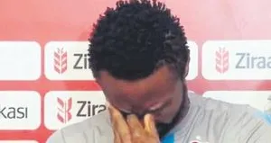 Irkçı saldırılarla ilgili konuşan Obi Mikel gözyaşlarına hakim olamadı!
