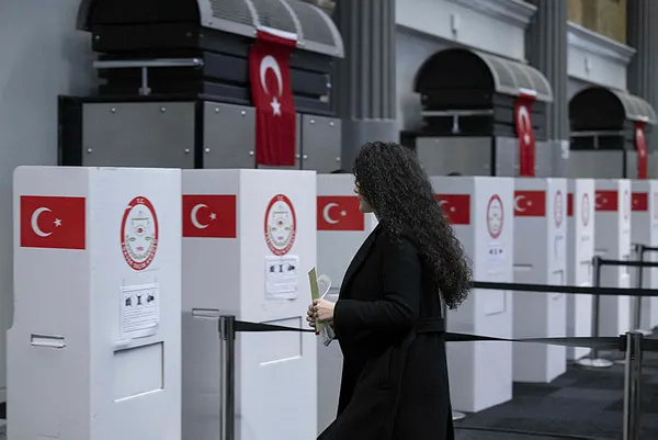 YSK yurt dışı temsilciliklerde oy kullanan seçmen sayısını açıkladı