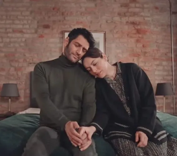 1629882381076.jpg Ezgi Mola koronavirüse yakalandı! - 1